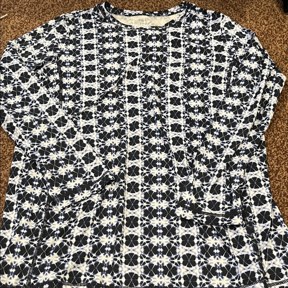 J. Jill Blue and White Geometric Long Sleeve Top
